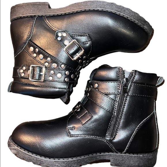 Fabkids Studded Strap Moto Boot, black, Girl’s size 13 & 1 - Picture 3 of 6